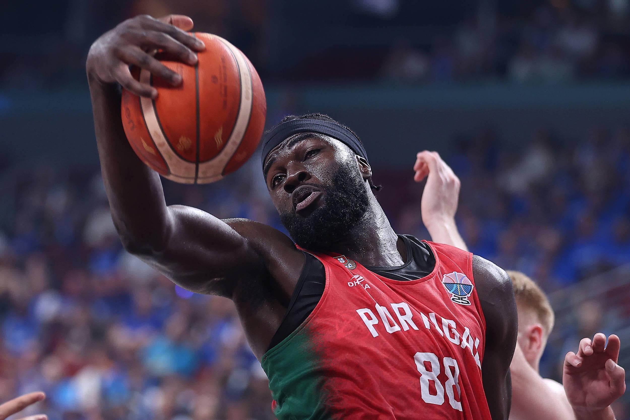 遗憾空砍！克塔竭尽全力贡献18分11篮板